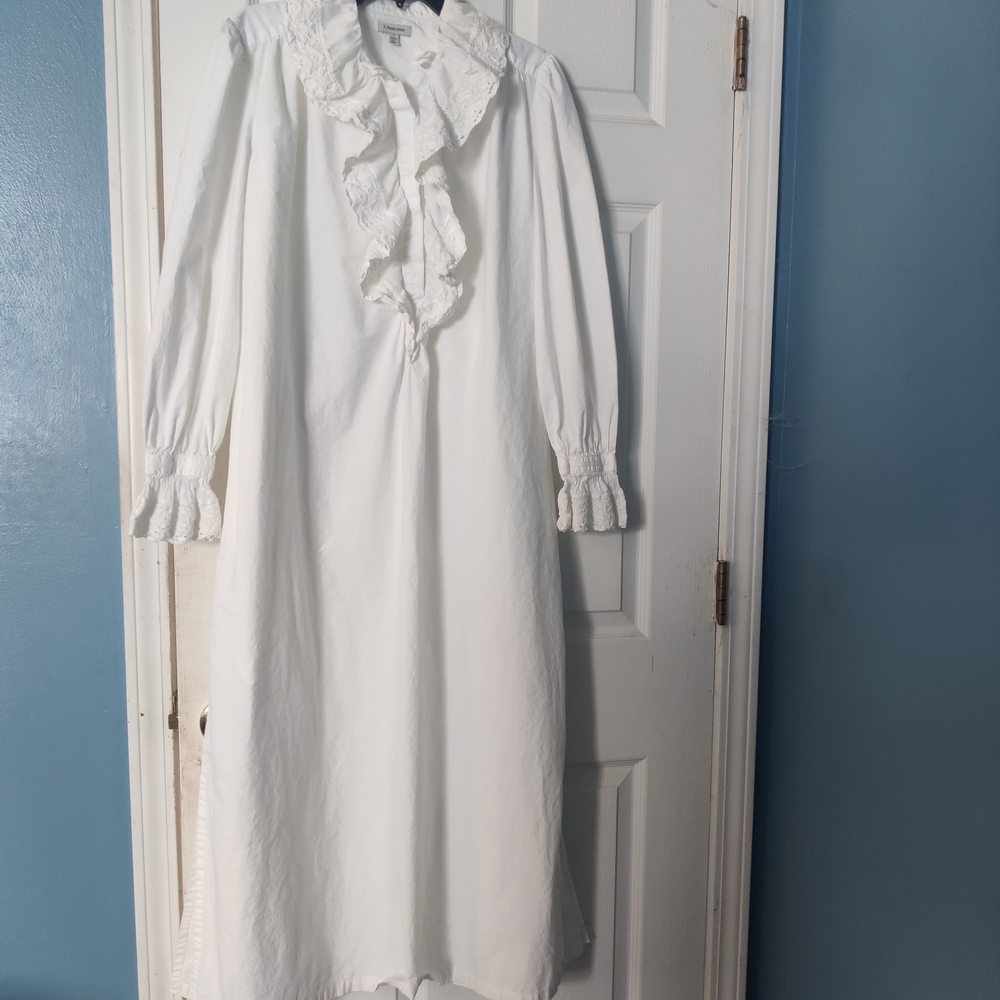 J. Peterman White Nightgown - Picture 10 of 11